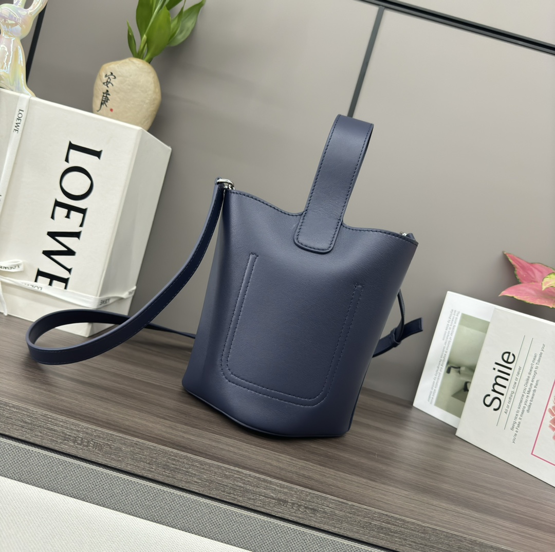 L0ew* mini pebble bucket bag-16*16*19.5cm
