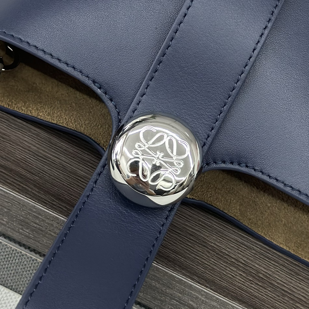 L0ew* mini pebble bucket bag-16*16*19.5cm