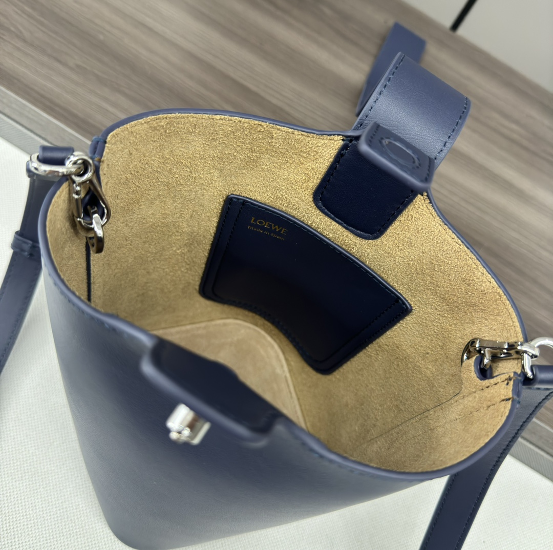 L0ew* mini pebble bucket bag-16*16*19.5cm