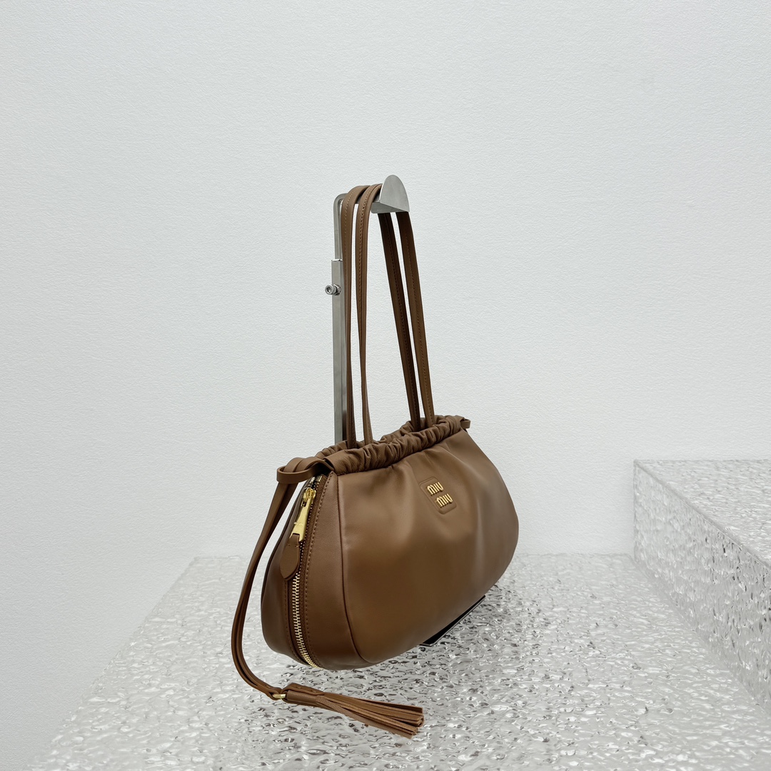 M*um*u leather hobo bag-35*18*9cm