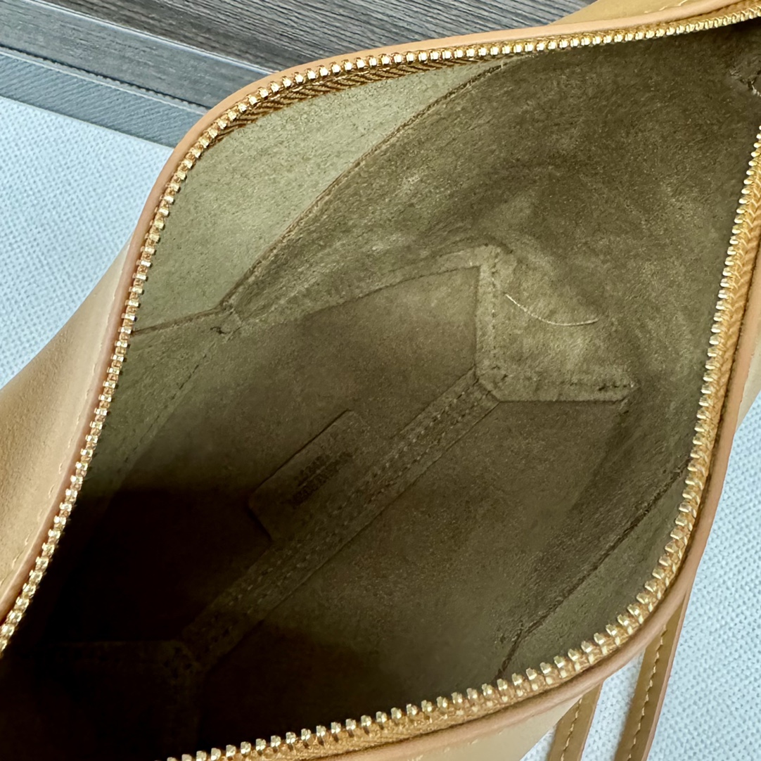 L0ew* puzzle fold pouch-23*6.5*15.5cm