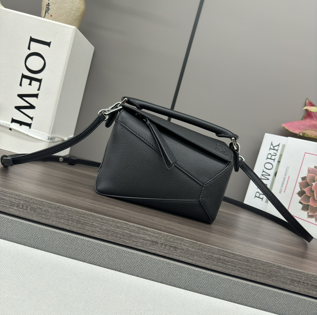 L0ew* puzzle edge bag-18*12.5*8cM