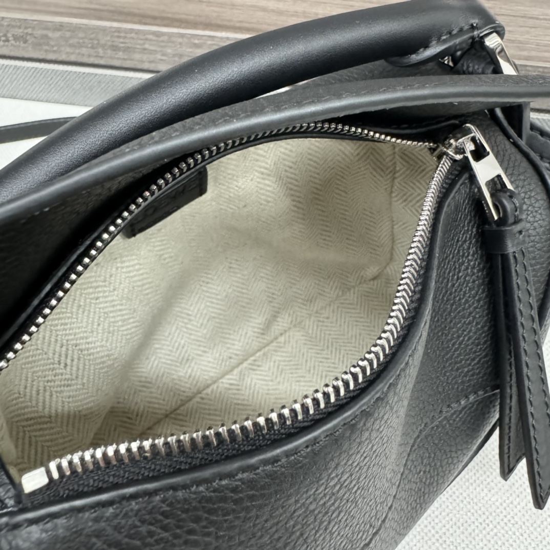 L0ew* puzzle edge bag-18*12.5*8cM