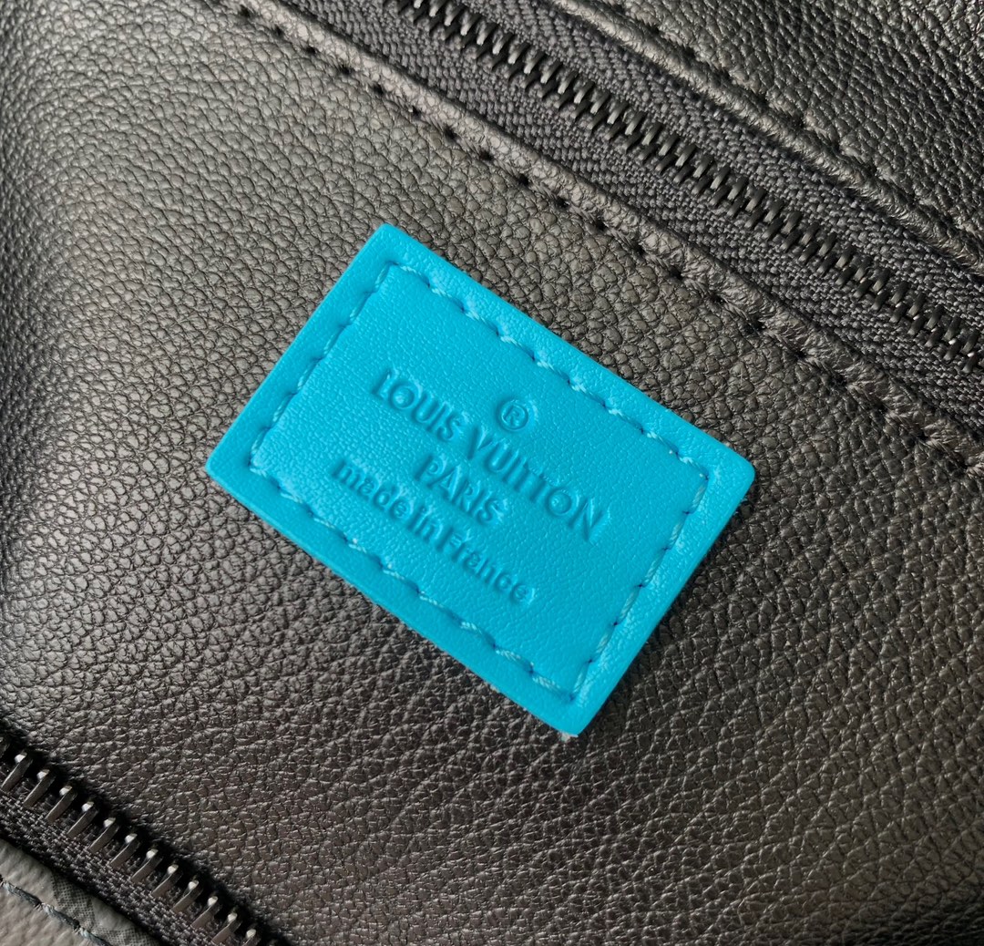 l0*is V*t0n cosmetic bag-28*16*13cm