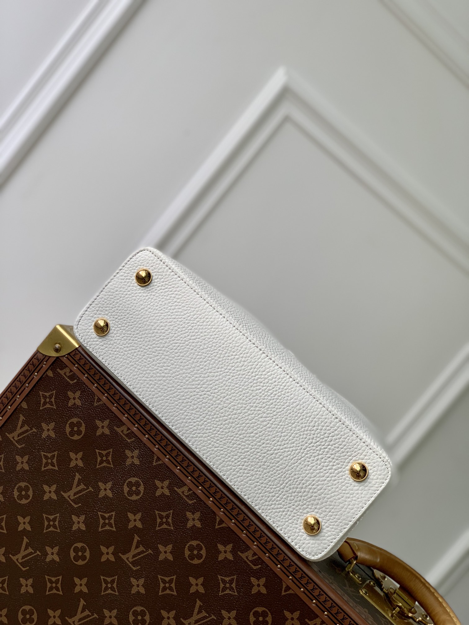 l0*is V*t0n capucines handlebag