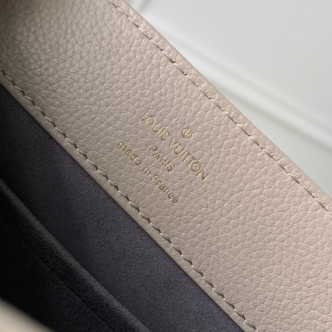 l0*is V*t0n lockme ever 23x17x10cm