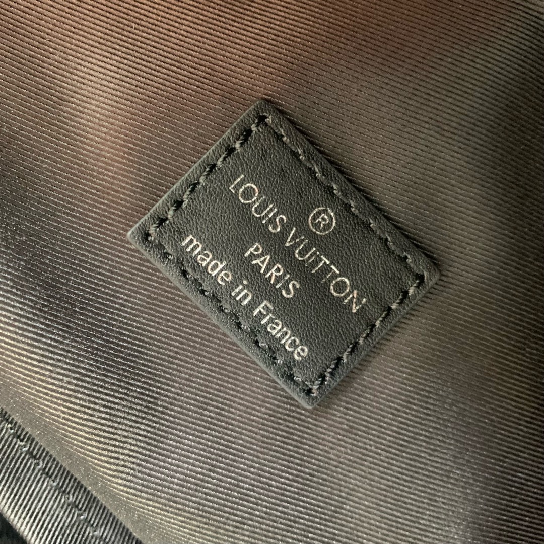 l0*is V*t0n discovery backpsck-m31033-29*38*20cm