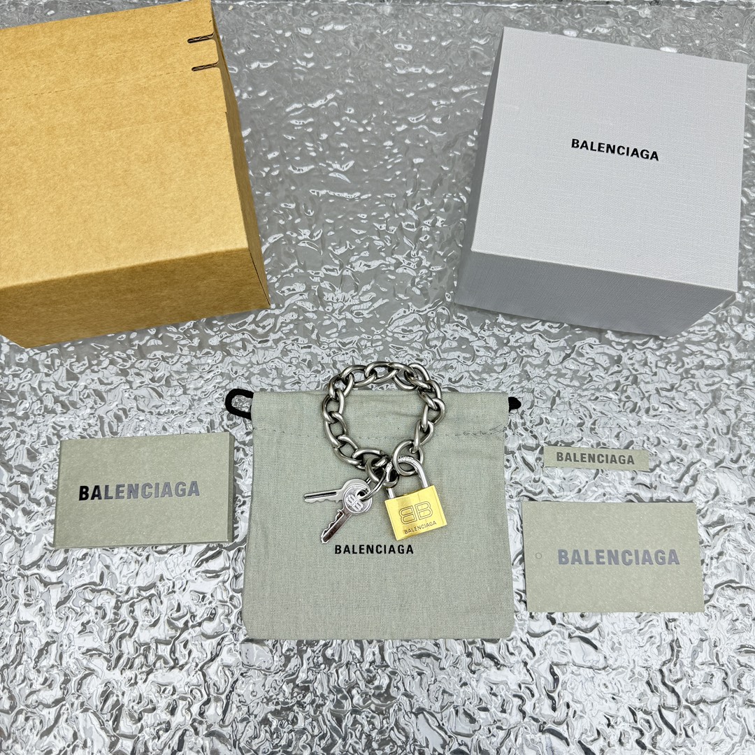Ba*len*cia*ga bracelet-19cm