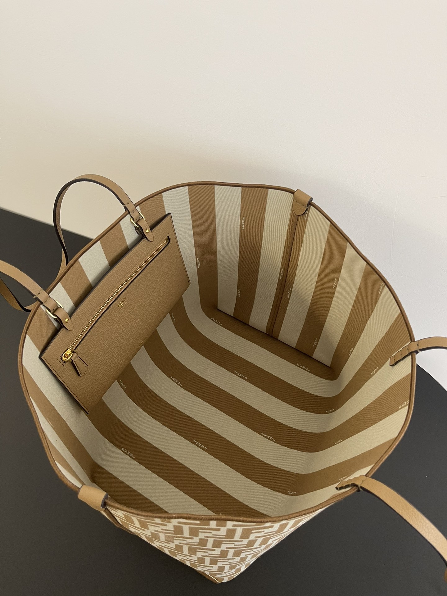 F**di tote-33x22x30cm