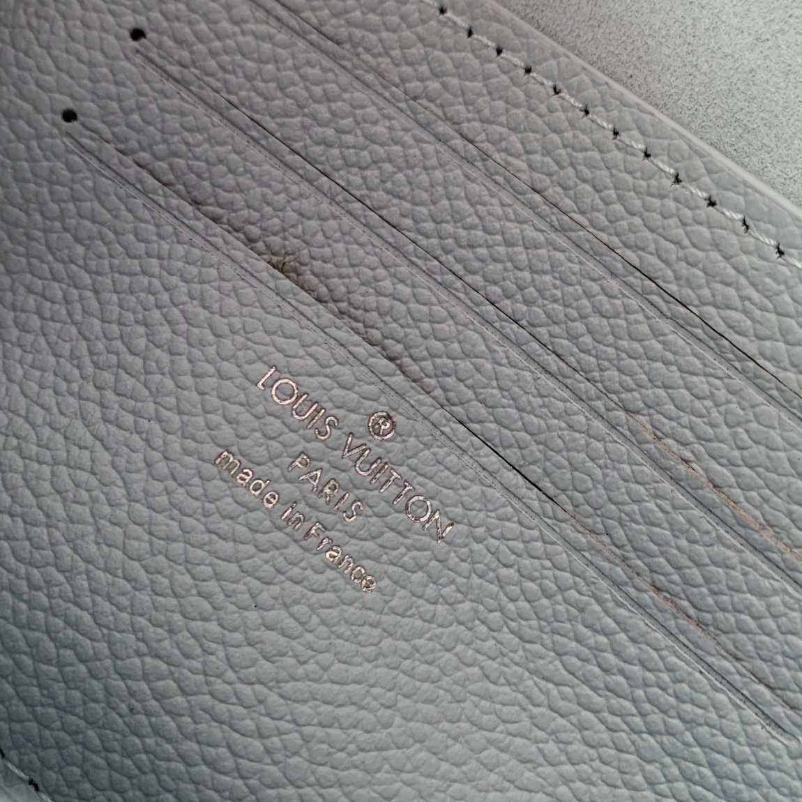 l0*is V*t0n wallet on chain ivy-23.5 x 12 x 4.3cm