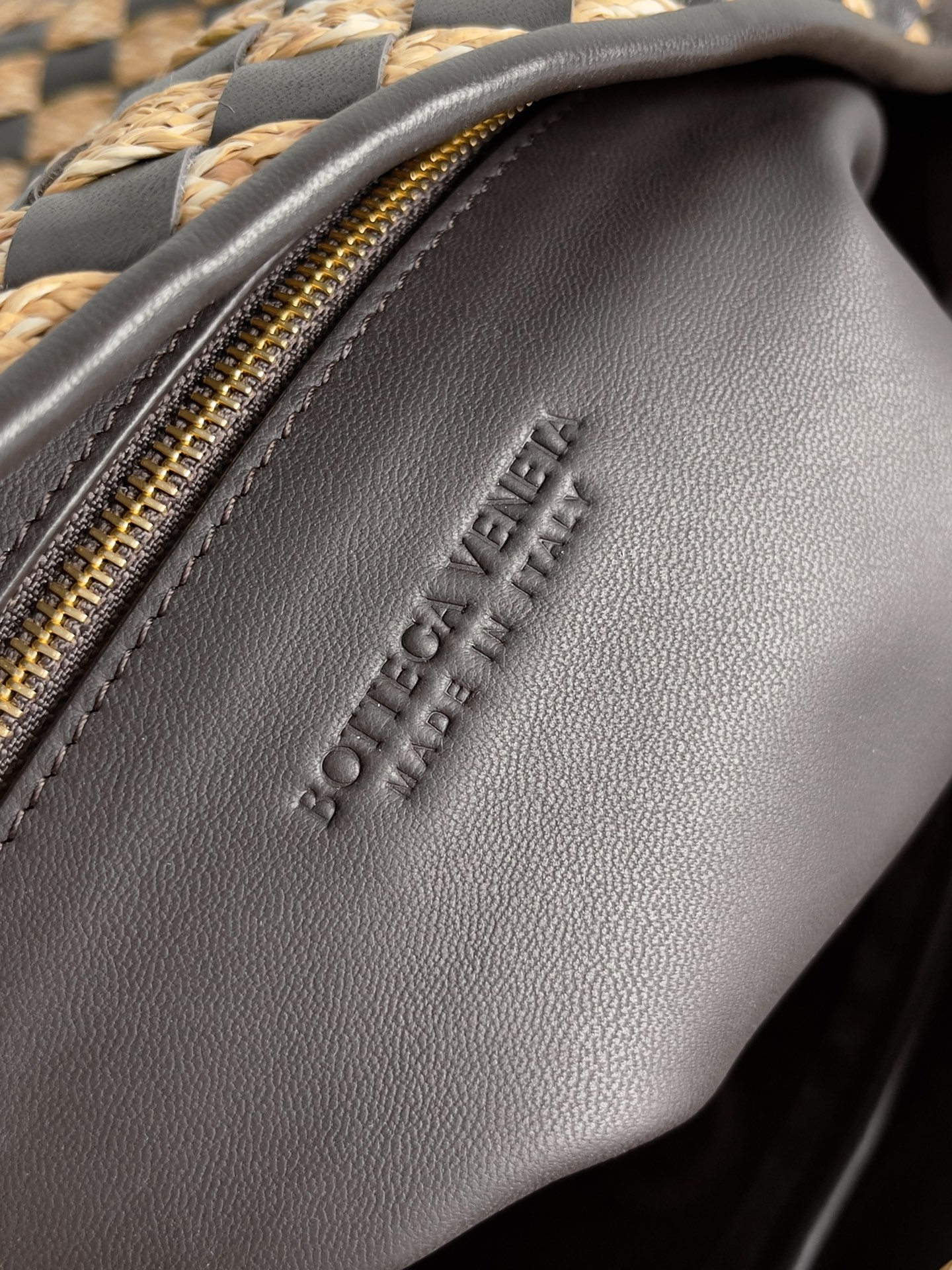 bo*te*ga Ve*ne*ta hop bag-53*24*13cm