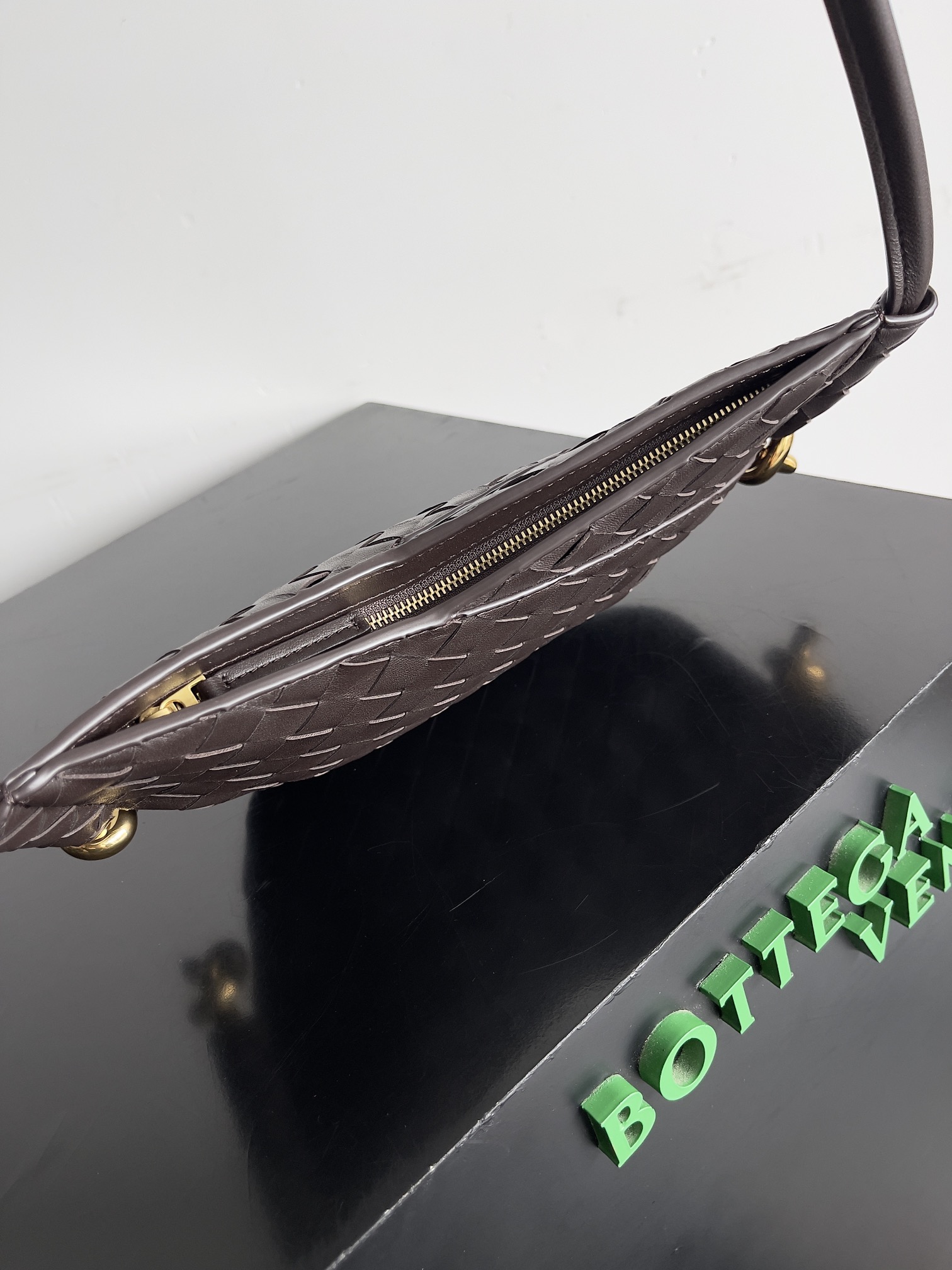 bo*te*ga Ve*ne*ta mini solstce bag-28*18*5cm