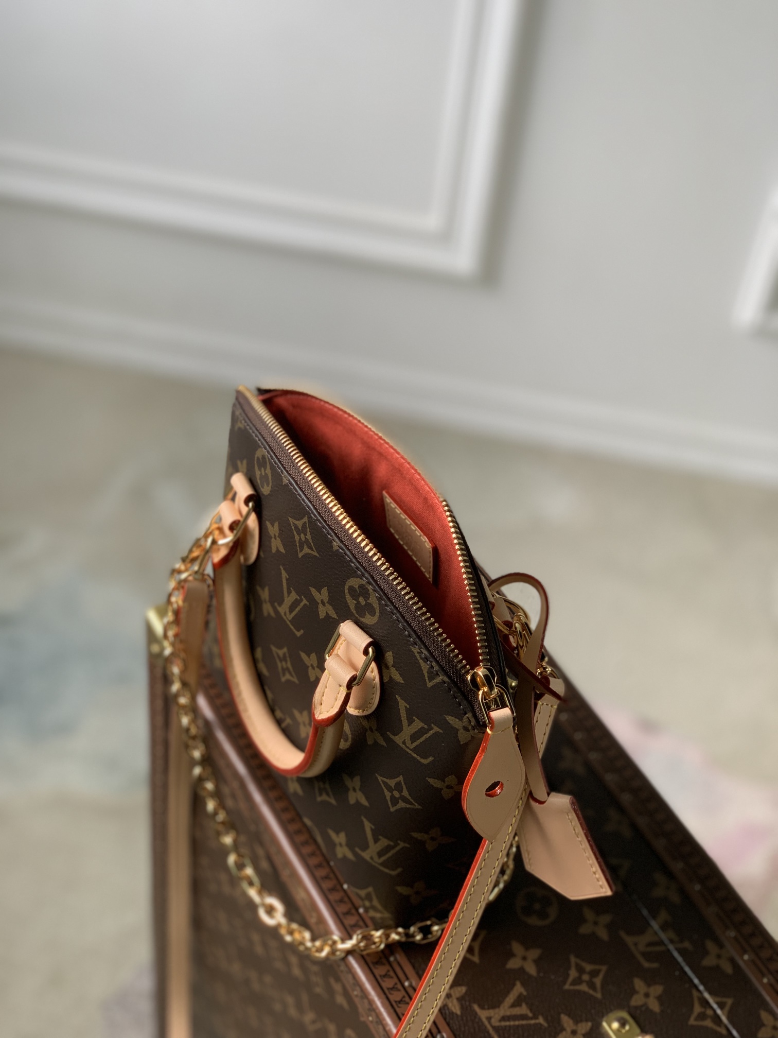 l0*is V*t0n lockit bb bag-15 x 19 x 7cm