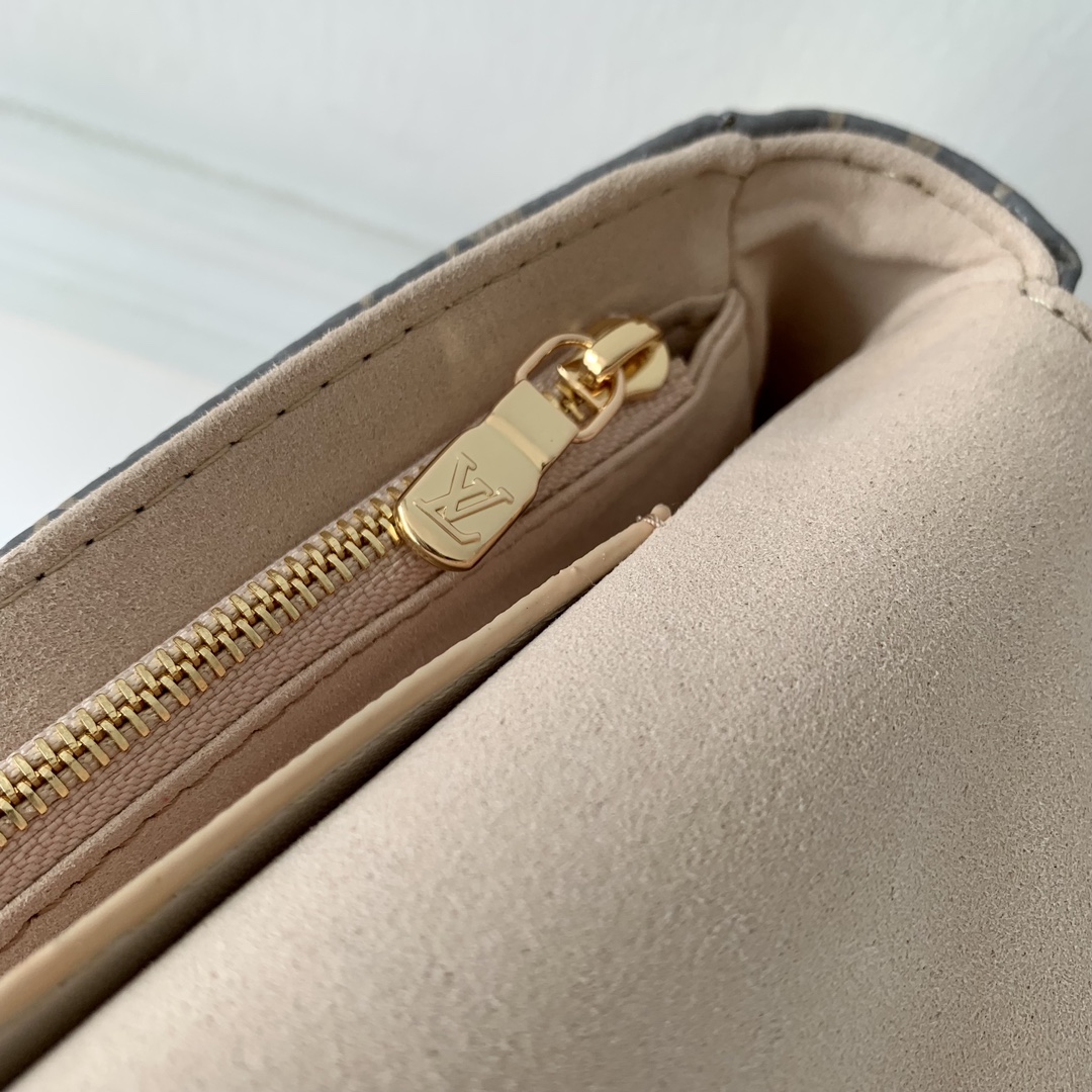 l0*is V*t0n wallet on chain ivy-23.5 x 12 x 4.3cm