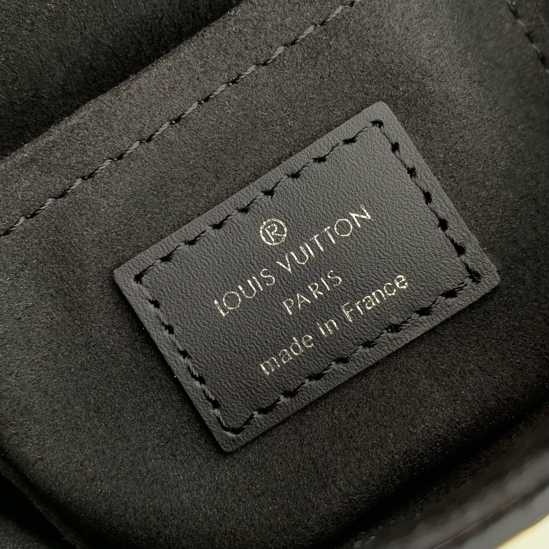 l0*is V*t0n camera box-m82465-12.5*17.6*6cm