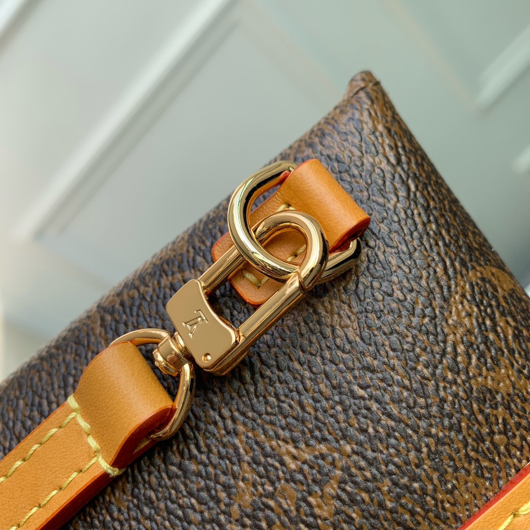 l0*is V*t0n envelope pouch-18*18.5*12.5cm