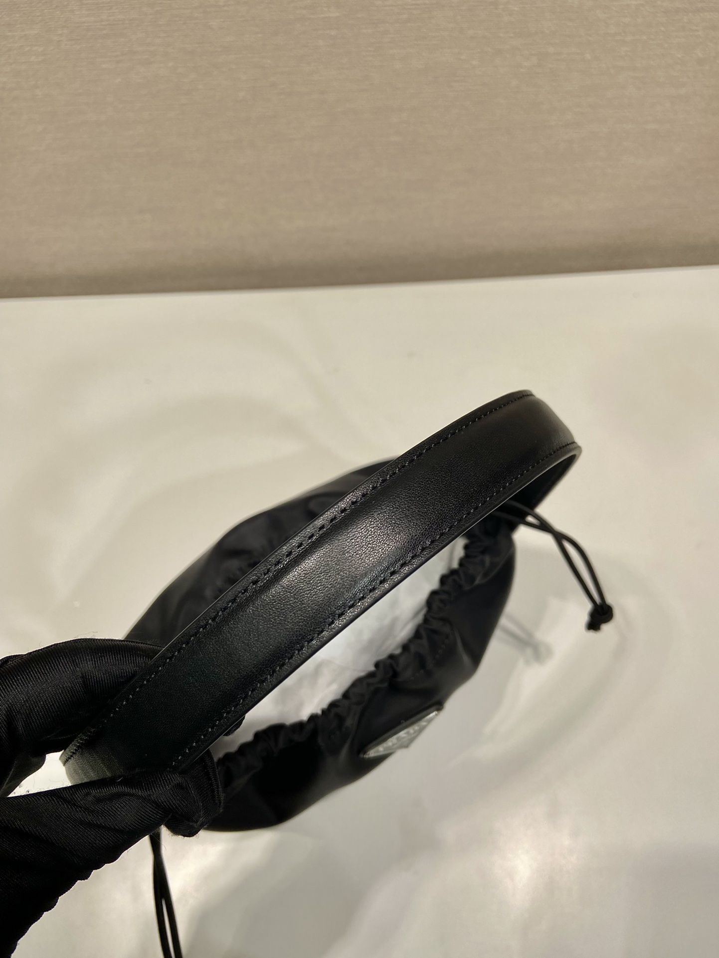 Pra*a 2vz098 hob bag-23*18*8cm