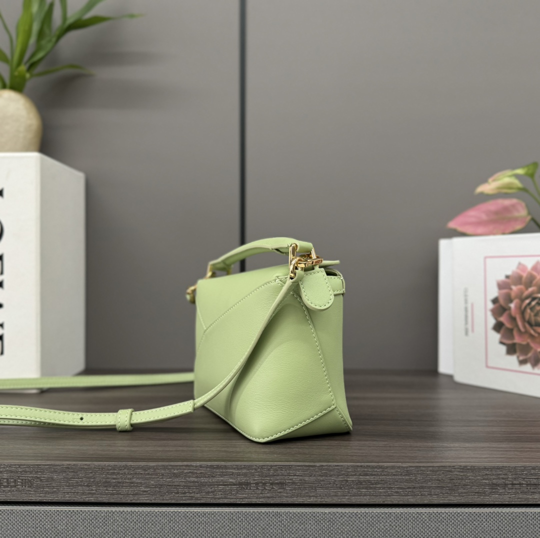 L0ew* puzzle edge bag-18*12.5*8cM