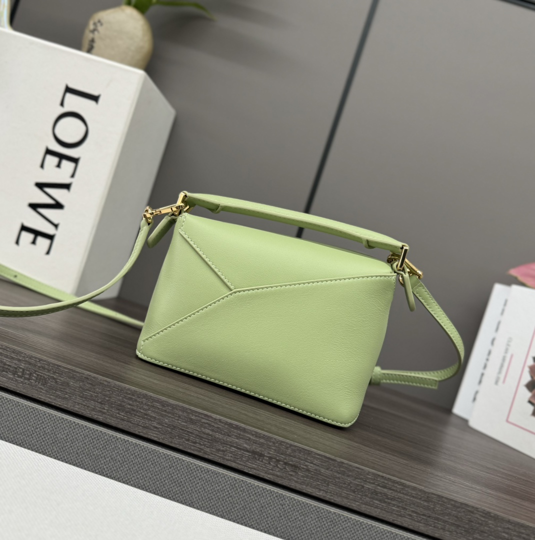 L0ew* puzzle edge bag-18*12.5*8cM