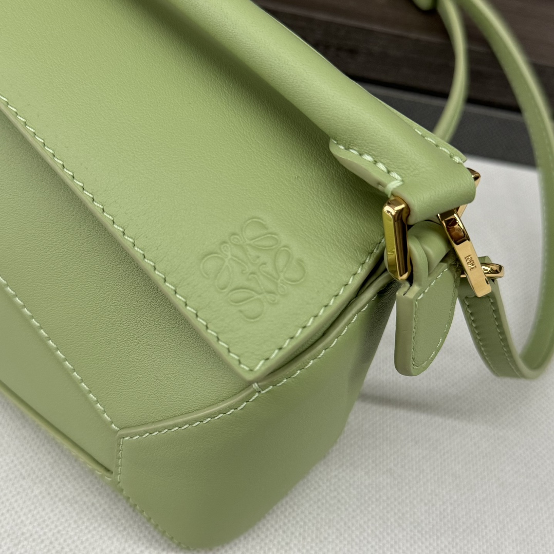 L0ew* puzzle edge bag-18*12.5*8cM