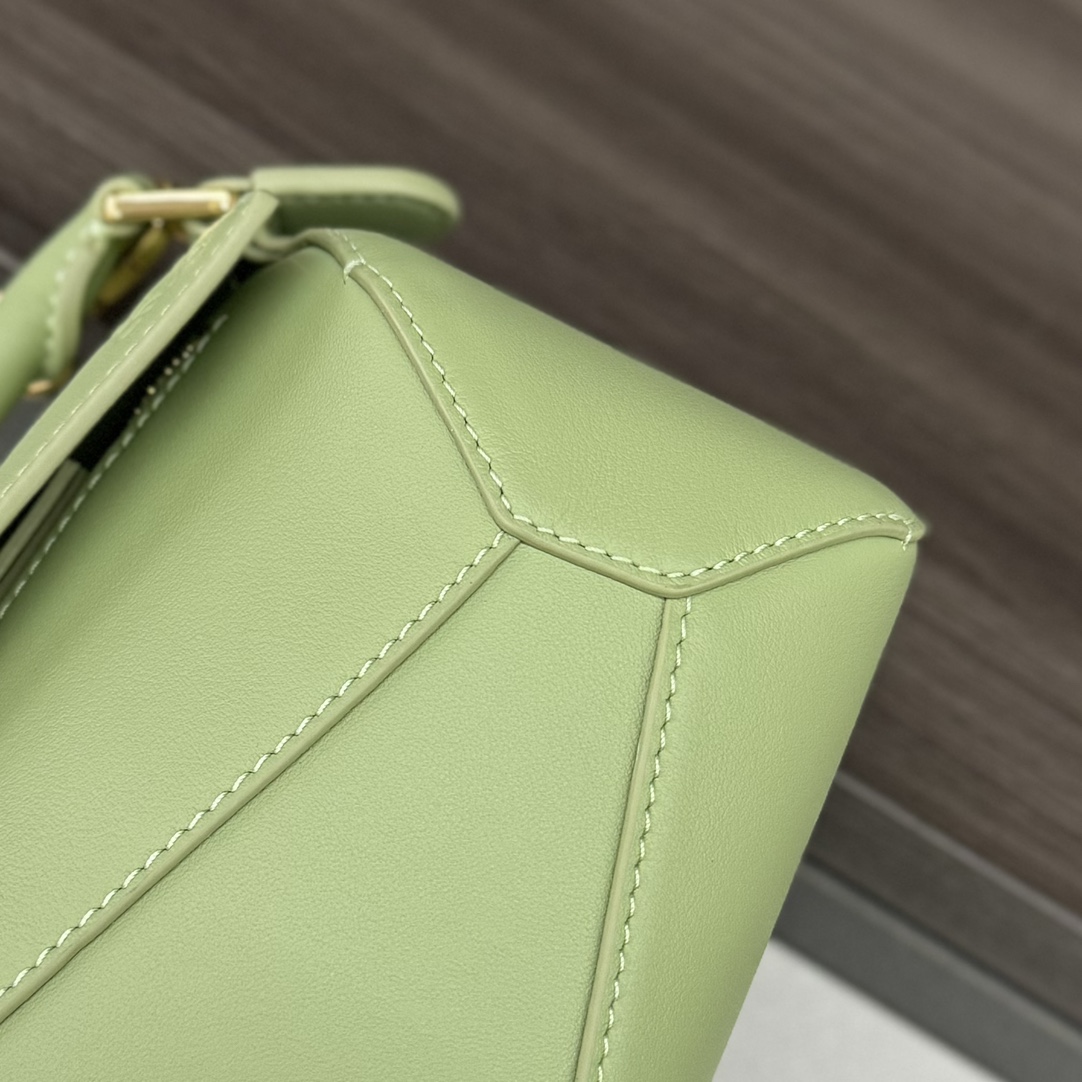 L0ew* puzzle edge bag-18*12.5*8cM