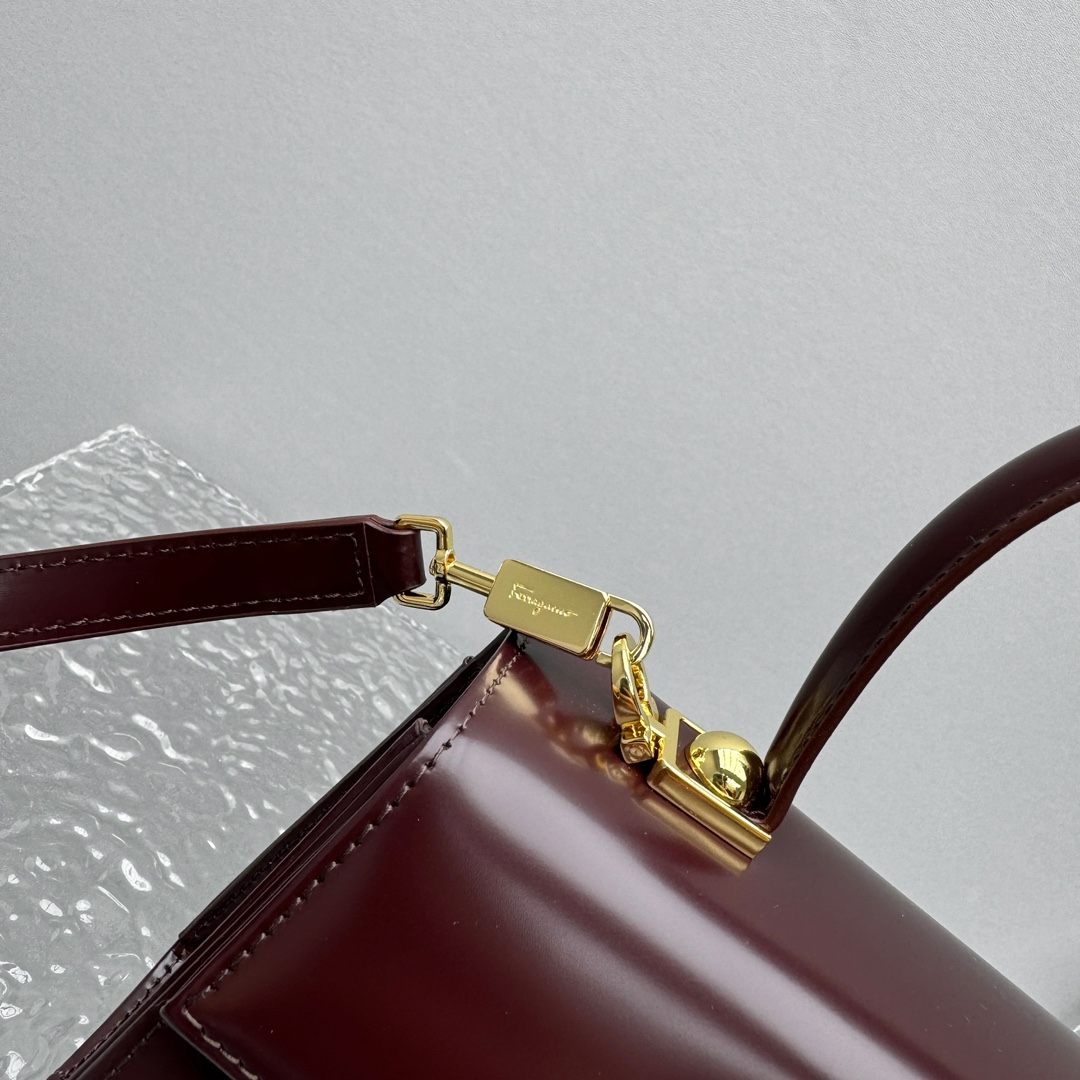Ferragamo Top-handle Bag-21*13*8.5CM