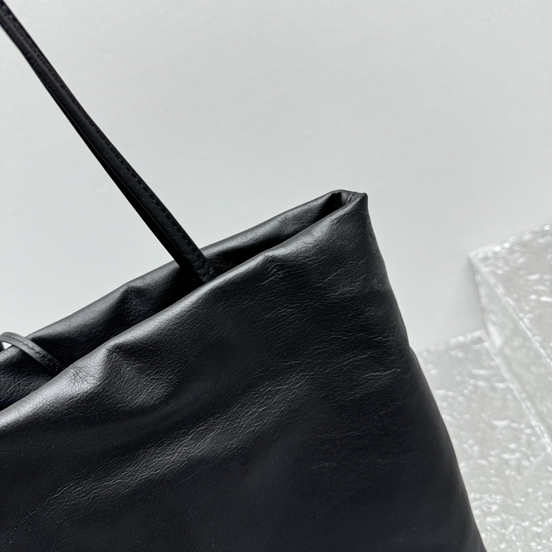 The R0w pim bag-18.5*17.8*1cm