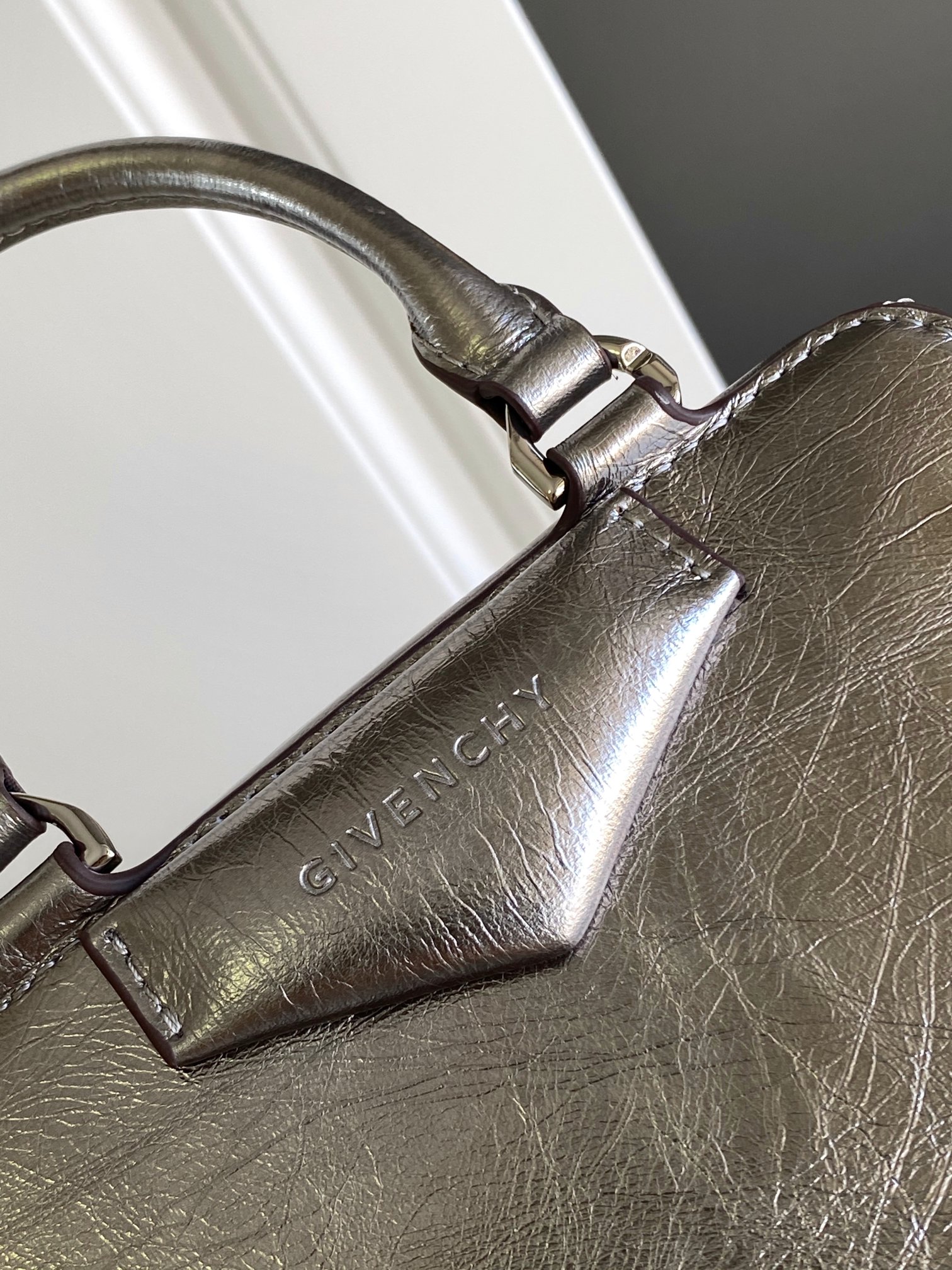 G1uenchy anyigona cube tote-13*19*22cm