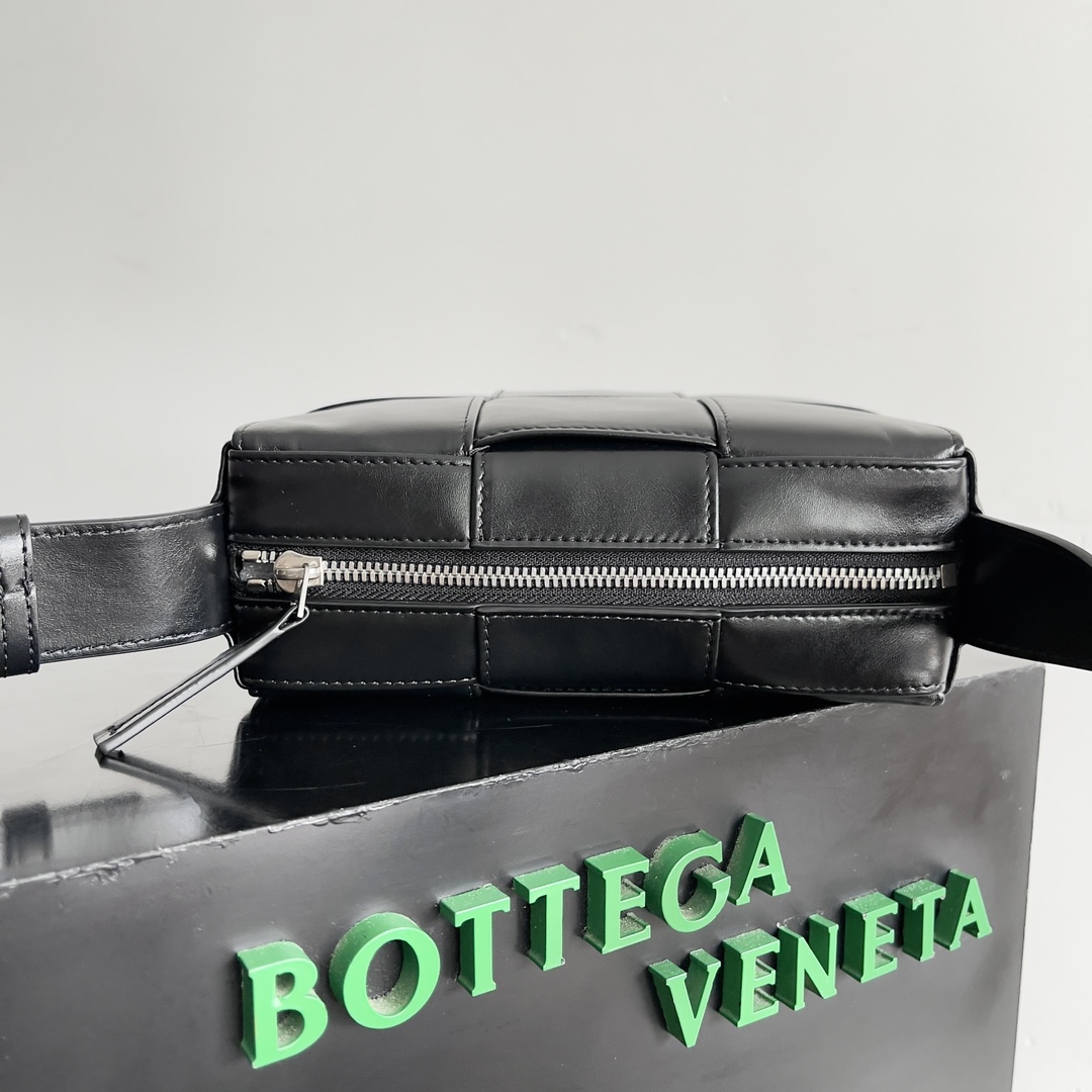 bo*te*ga Ve*ne*ta mini cassette bag-21*13*6.5cm