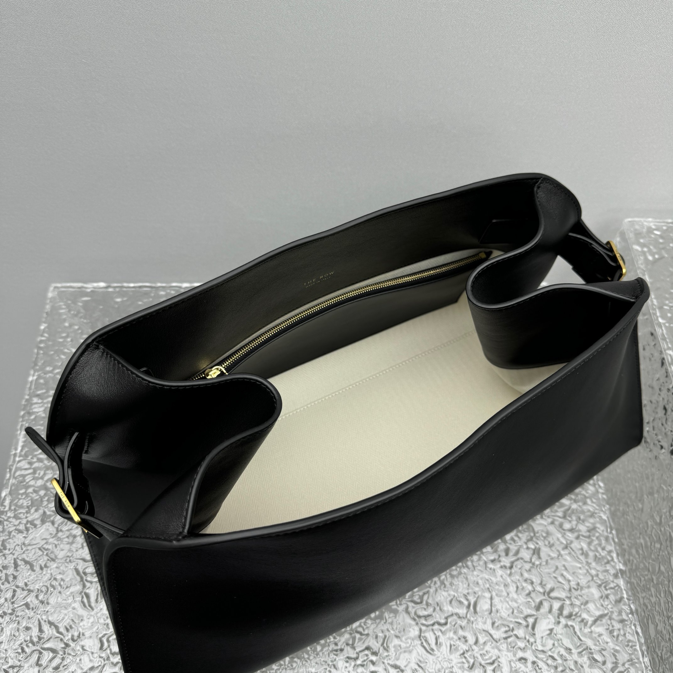T*e R0w margaux eq clutch-43*20*24cm