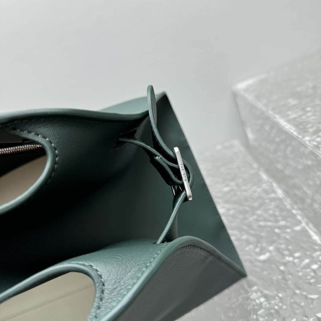 T*e R0w margaux eq clutch-43*20*24cm