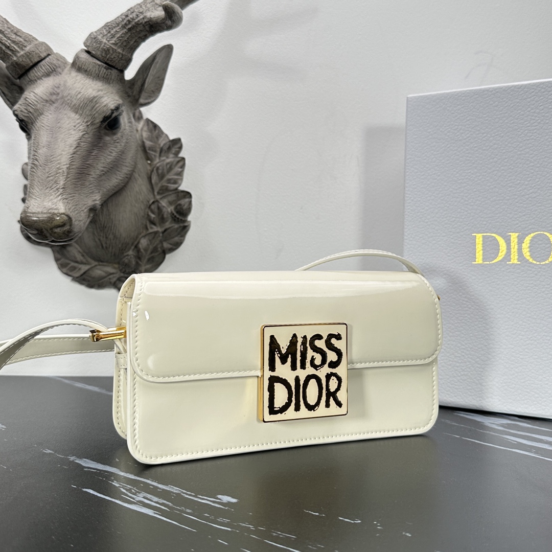 D*or miss D*or allover bag-22*11*6cm
