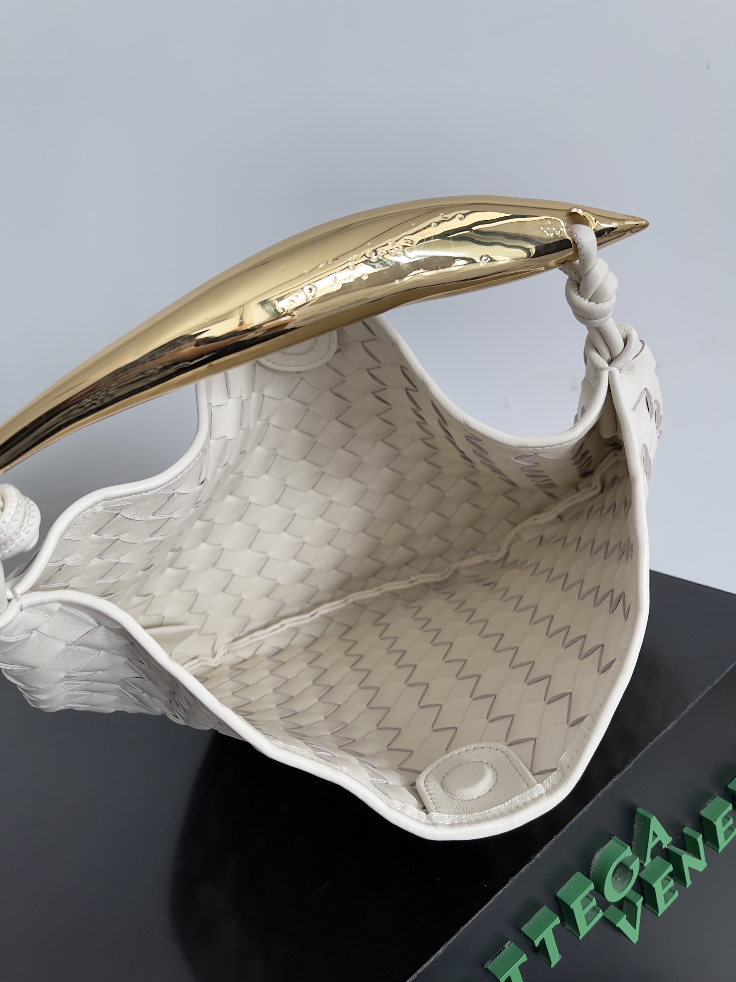 b0tt*ga Ven*ta sardine bag-36*3*24cm