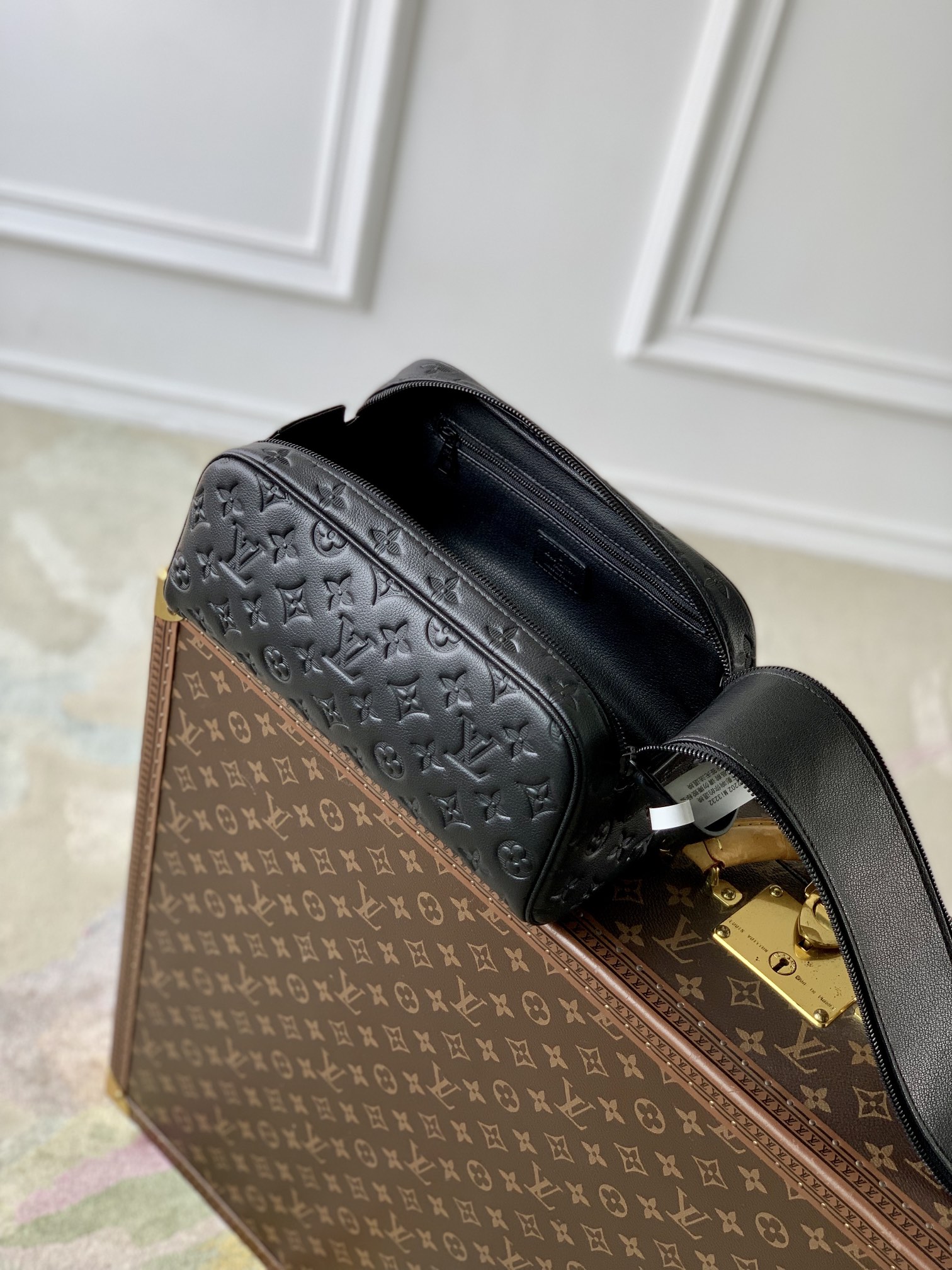L0vis Vvtt0n Locker Dopp Kit Pouch -28 x 15 x 16.5CM