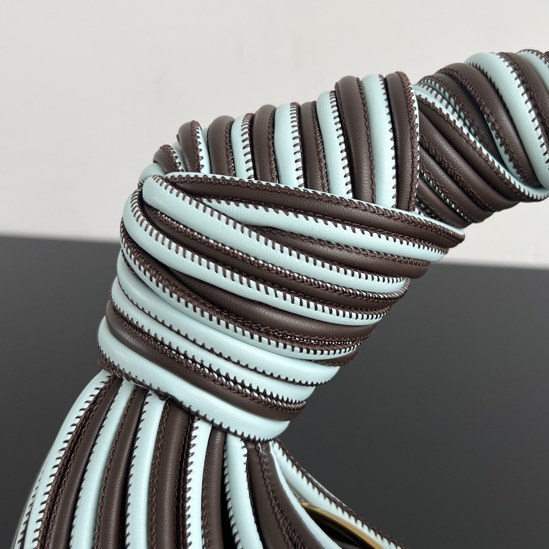 B0tt*ga Jodie-28x23x8CM