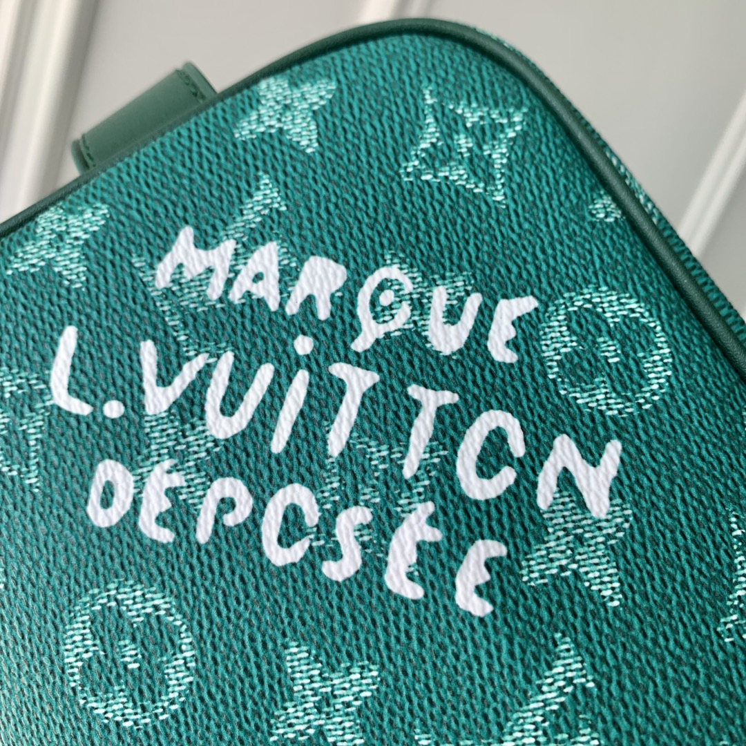 L0vis Vvtt0n Locker Dopp Kit Pouch -23 x 13 x 12CM