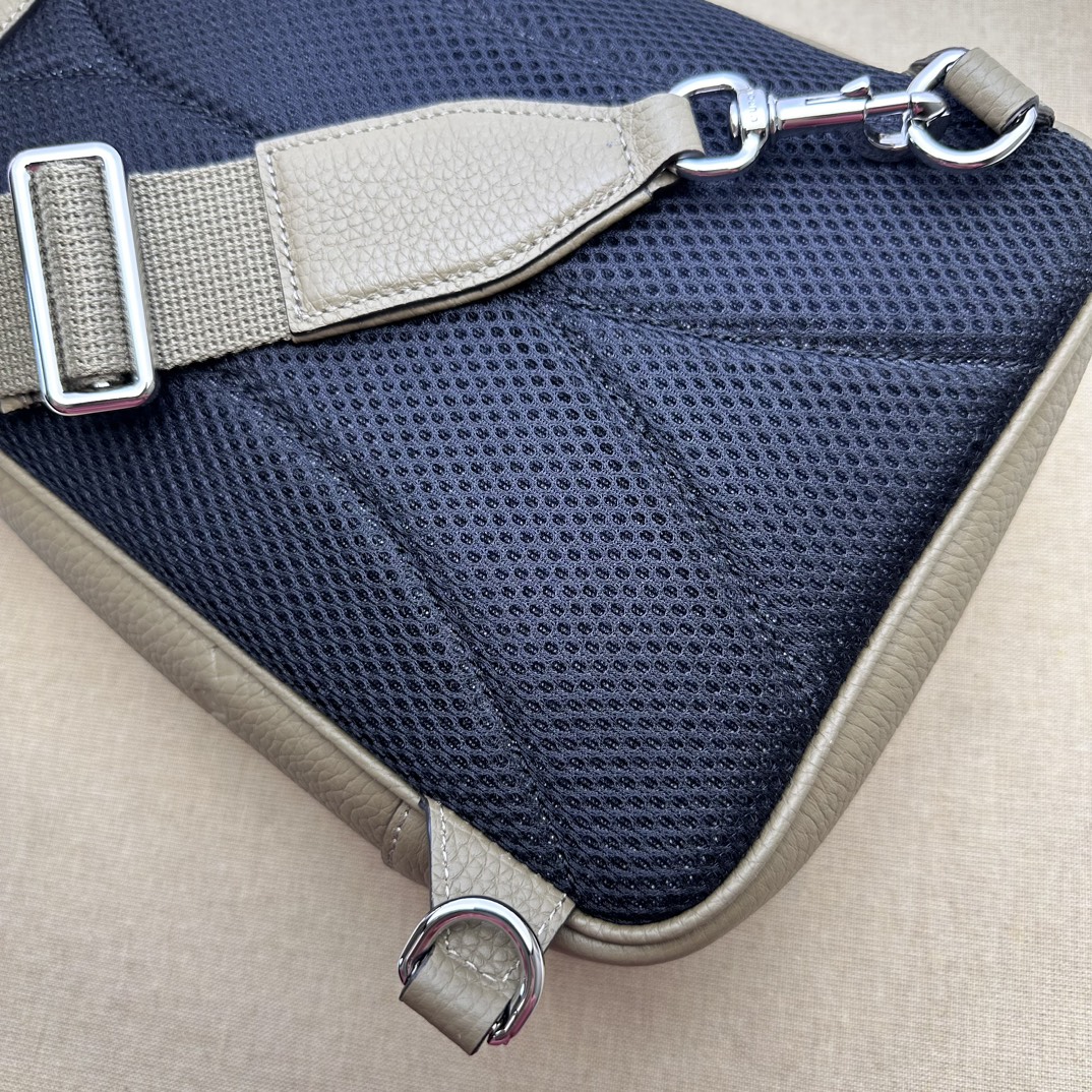 Gvc*1 Backpack-19*29*7CM