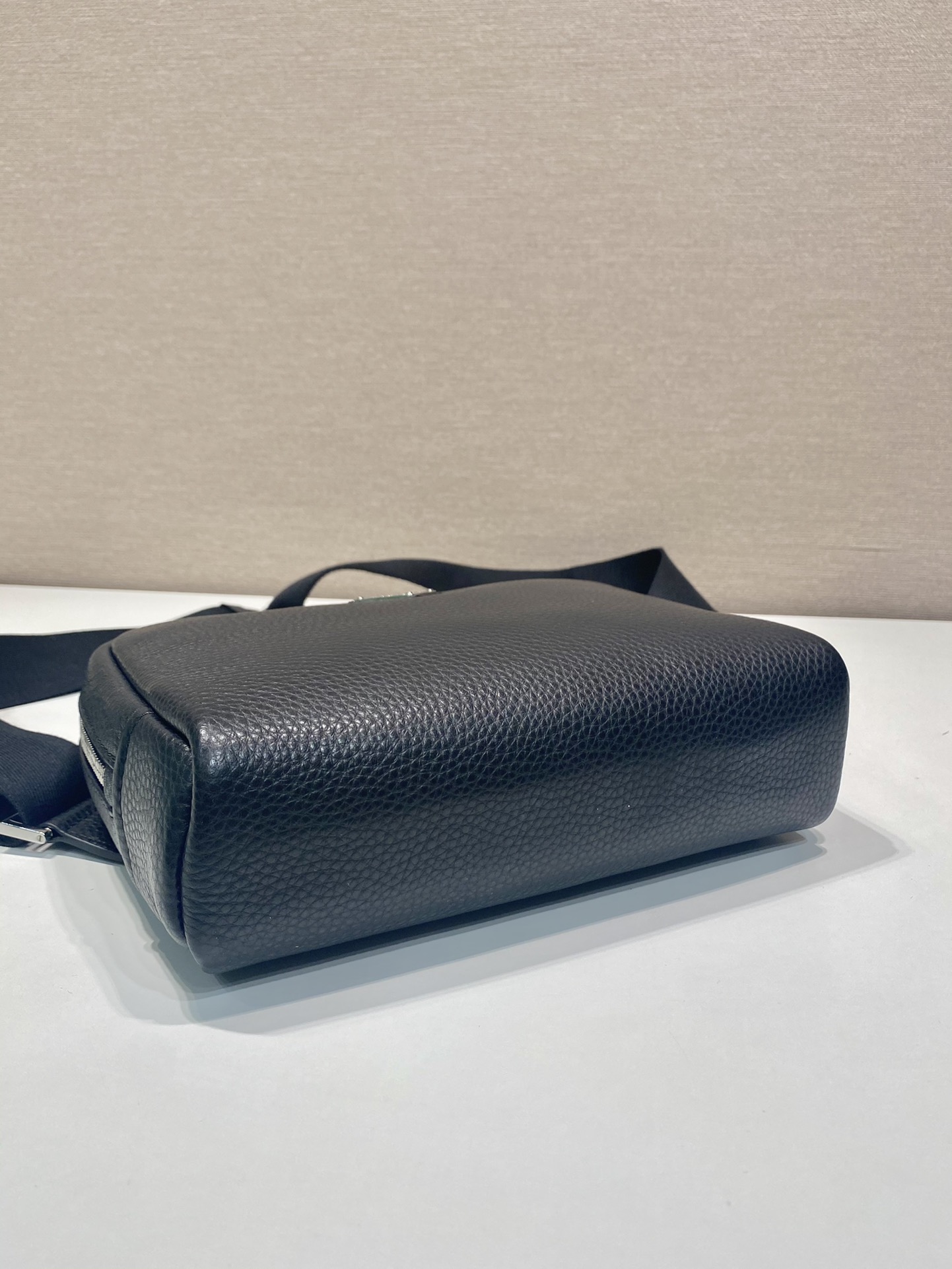 Pra*a Pra*a leather shoulder bag-2vh181-24*16.5*7cm