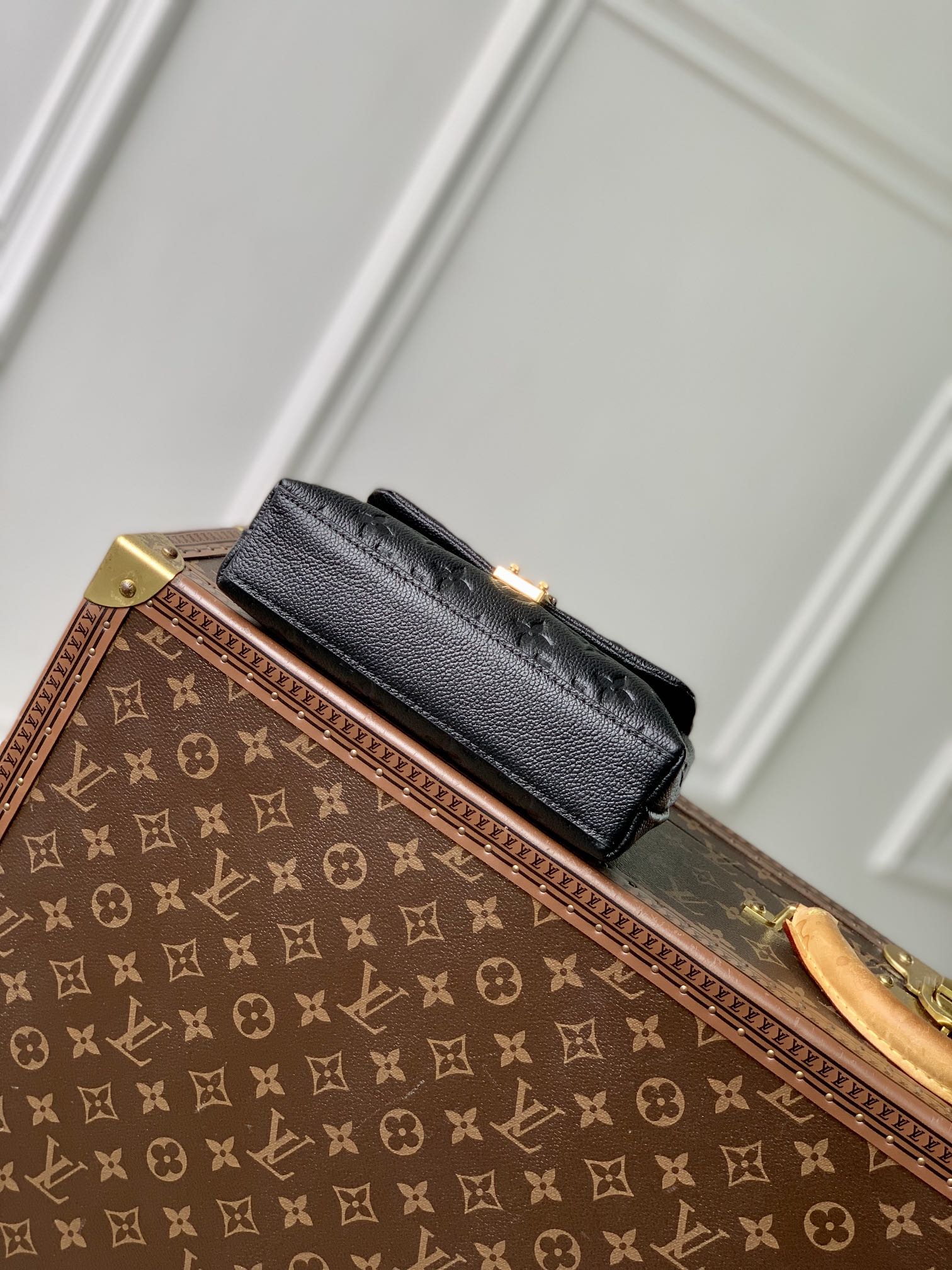 L0vis Vvtt0n Nano Madeleine Handbag-12.5 x 6 x 21CM