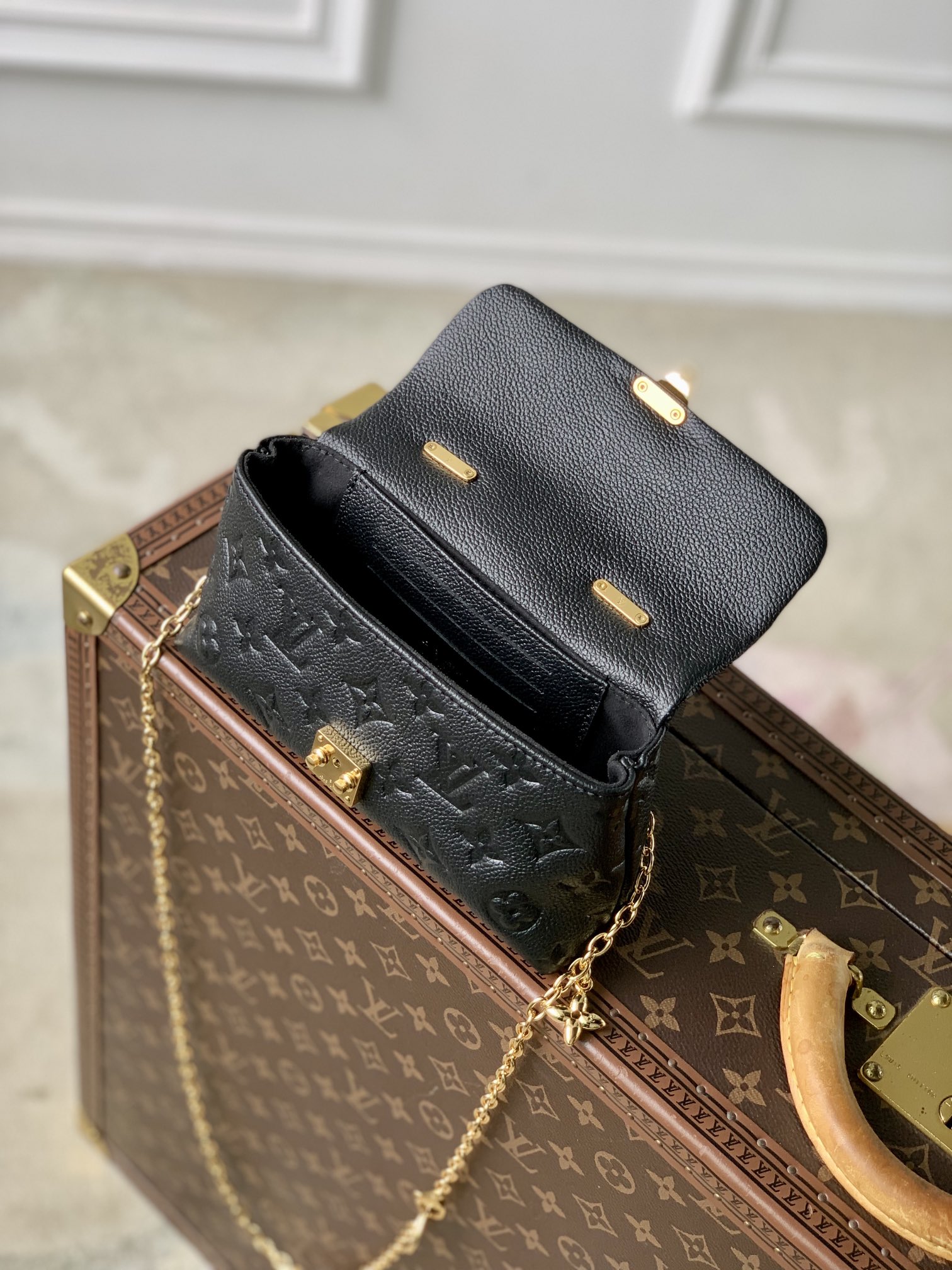 L0vis Vvtt0n Nano Madeleine Handbag-12.5 x 6 x 21CM