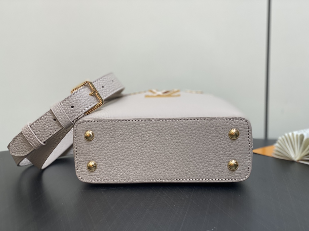 L0vis Vvtt0n Capucines Handlebag