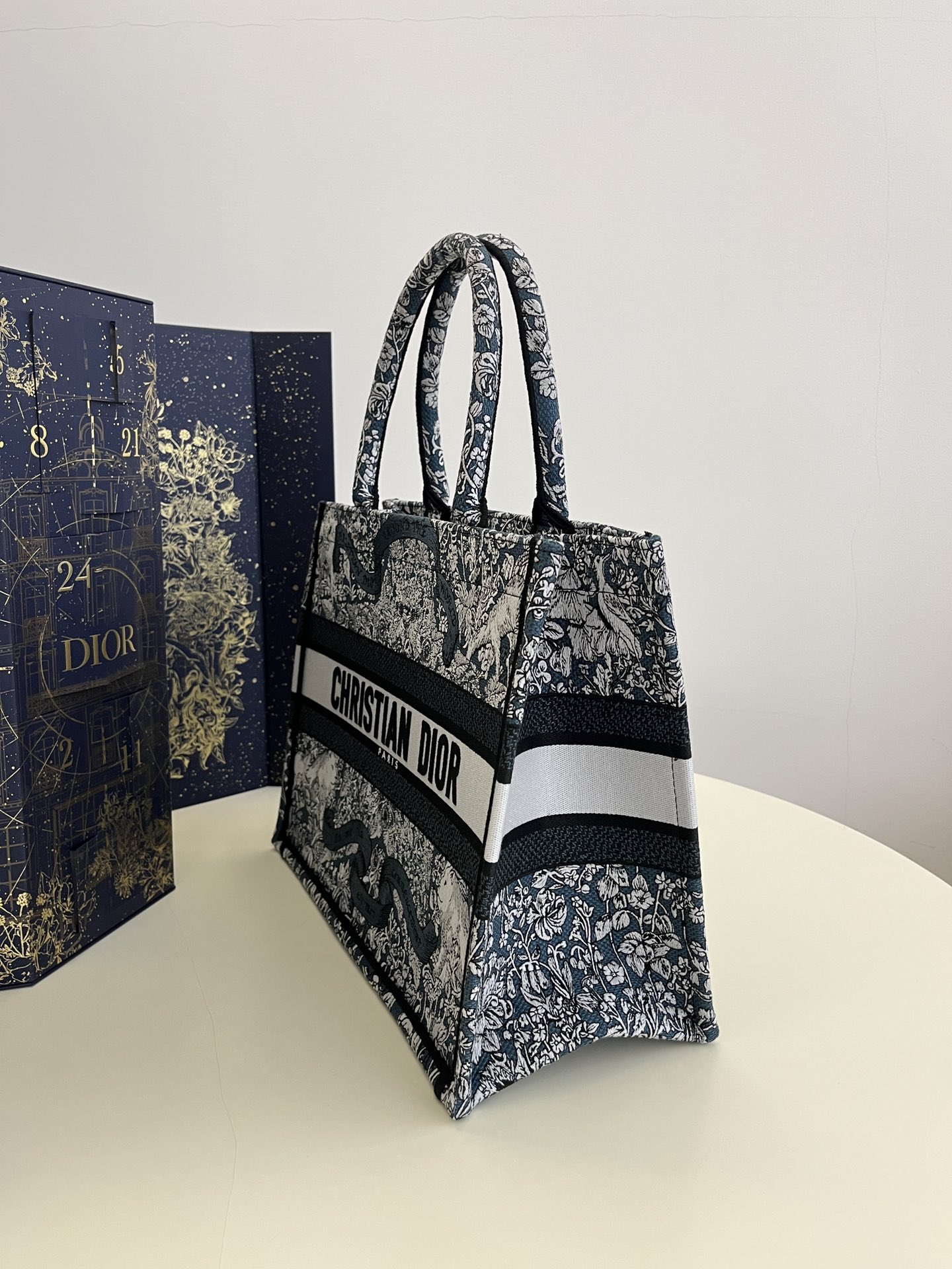 Diro Book Tote-36×16×27CM