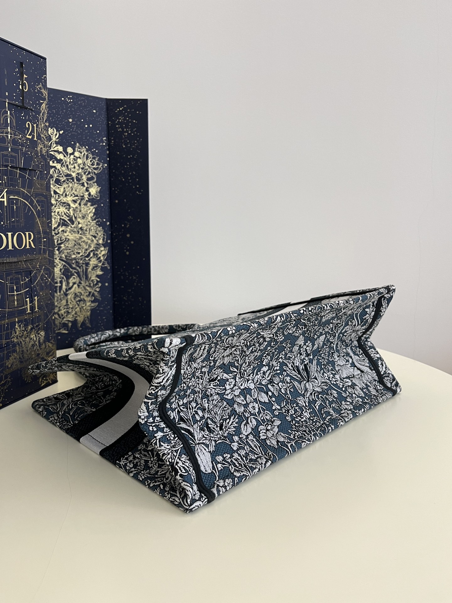 Diro Book Tote-36×16×27CM