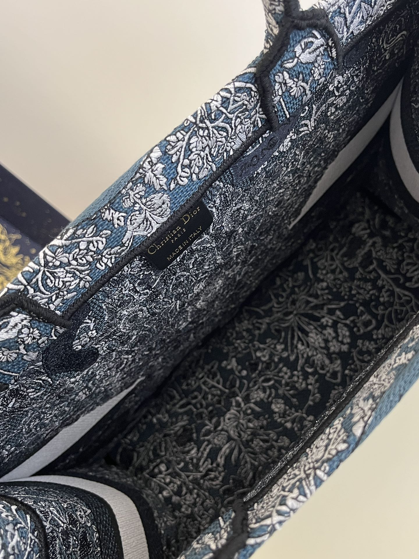 Diro Book Tote-36×16×27CM