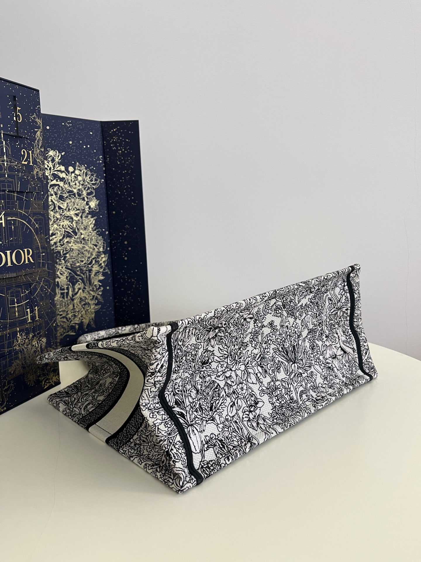 Diro Book Tote-36×16×27CM