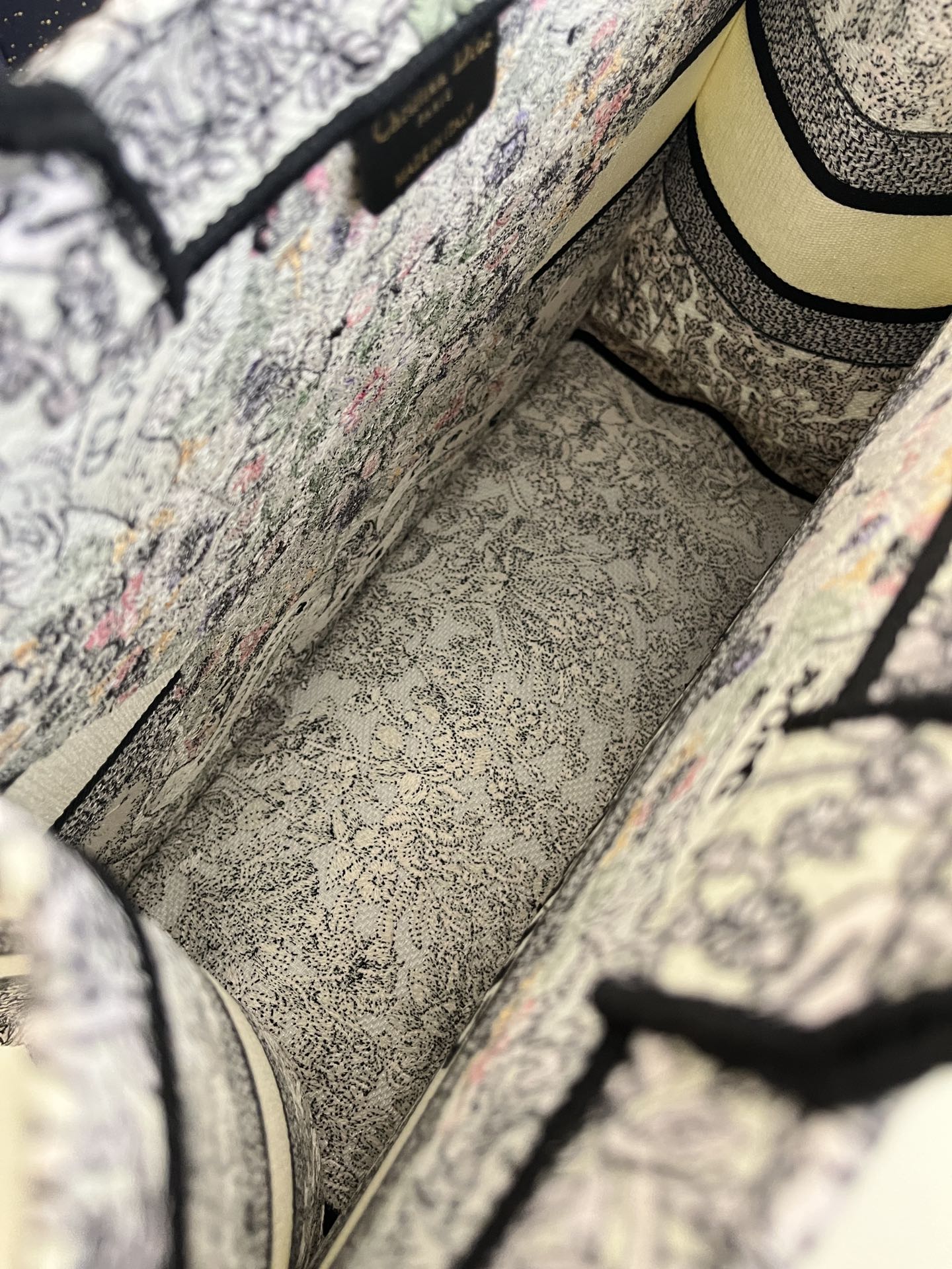 Diro Book Tote-36×16×27CM