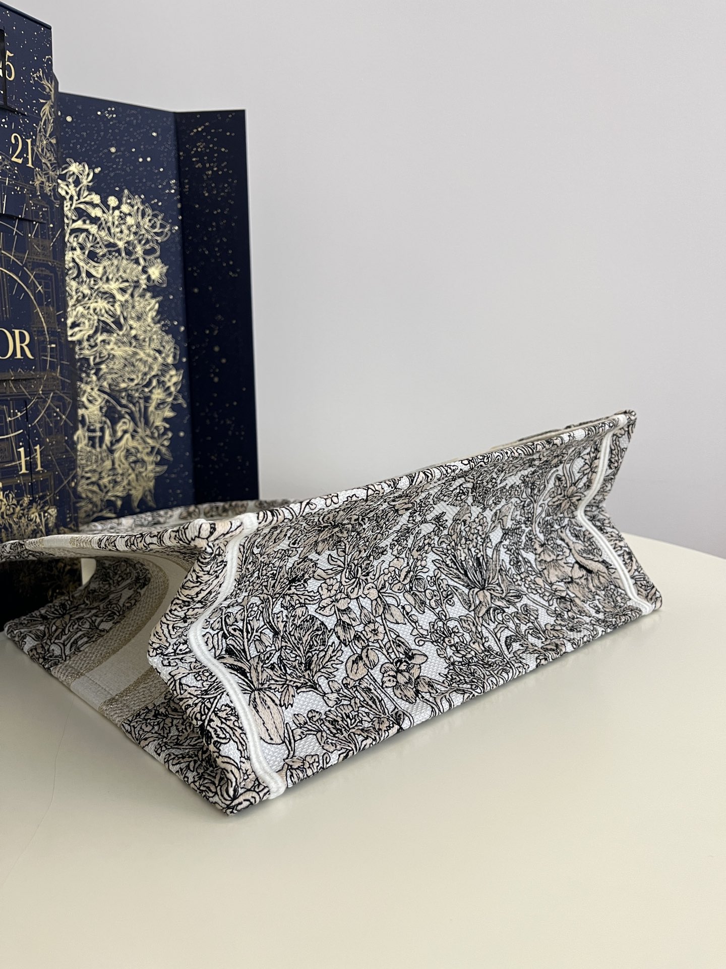 Diro Book Tote-36×16×27CM