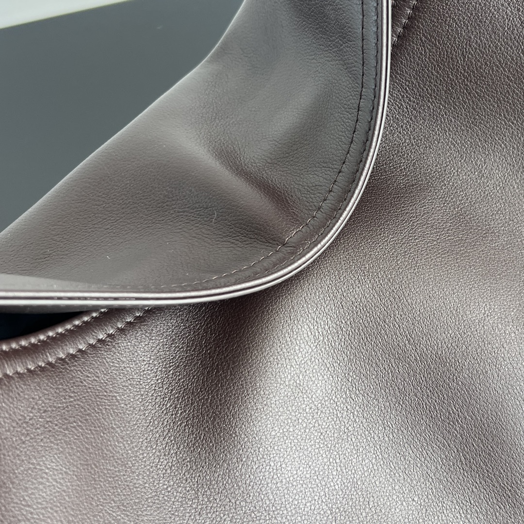 B0tt*ga Ven*ta Shoulder Bag-46x21x10CM