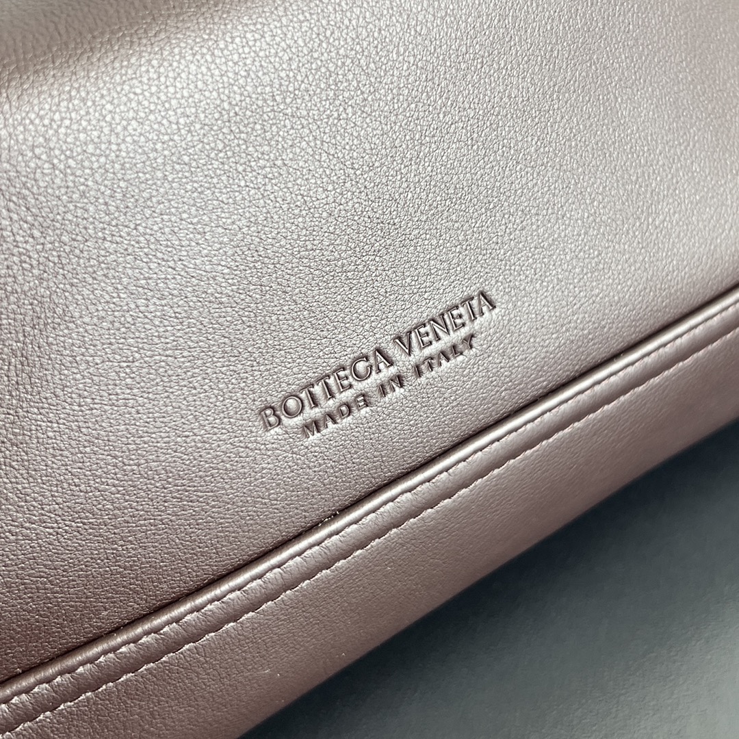 B0tt*ga Ven*ta Shoulder Bag-46x21x10CM