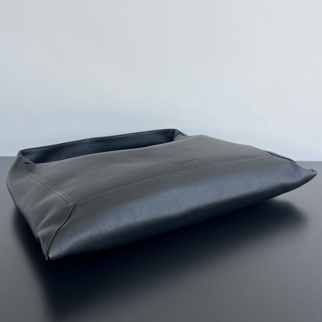 b0tt*ga Ven*ta shoulder bag-54x24x13cm